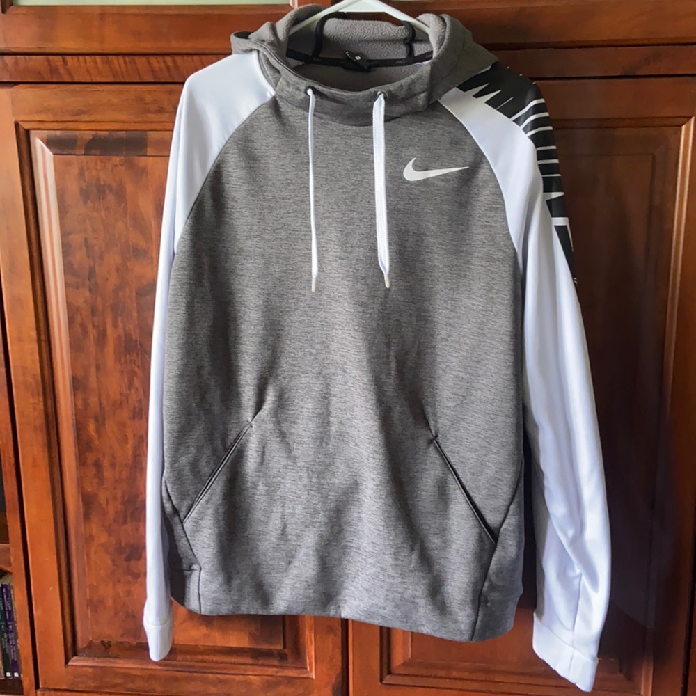 Medium Nike therma dri-fit turtleneck hoodie